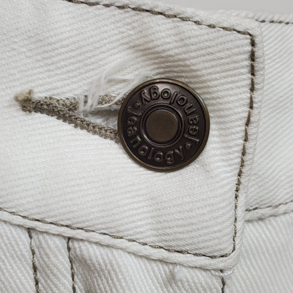 White hi-rise jeans - Picture 8 of 10